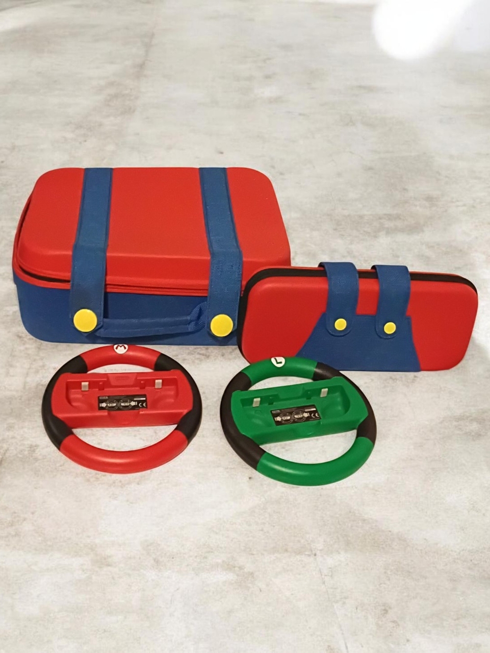 Nintendo Red & Blue Carrying Case with Red and Green Racing Wheels